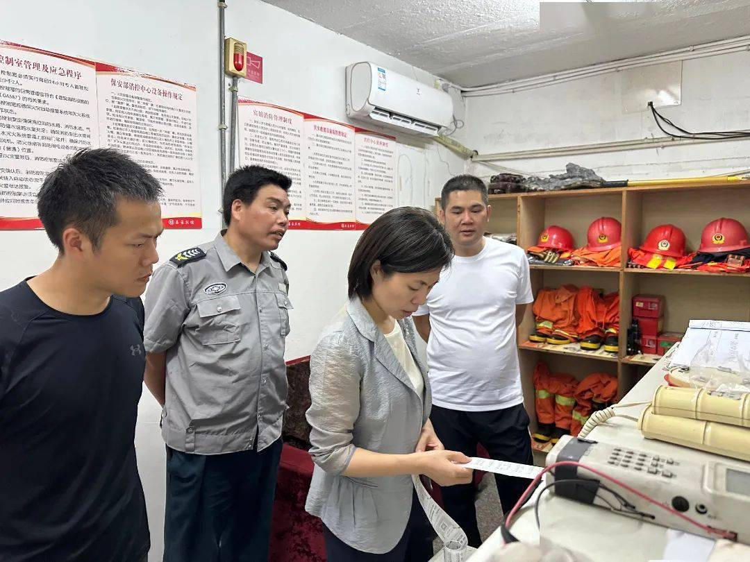 县四套班子领导常态化开展周一"夜查,夜巡,夜访"行动