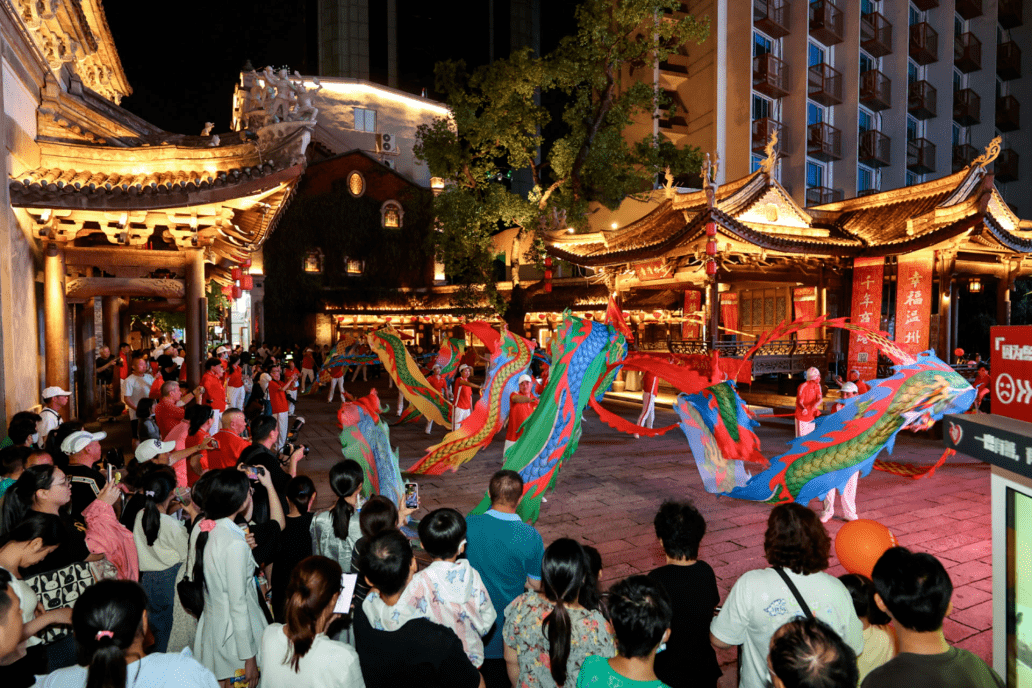 温州人的"夜生活"精彩极了!_街区_经济_月光