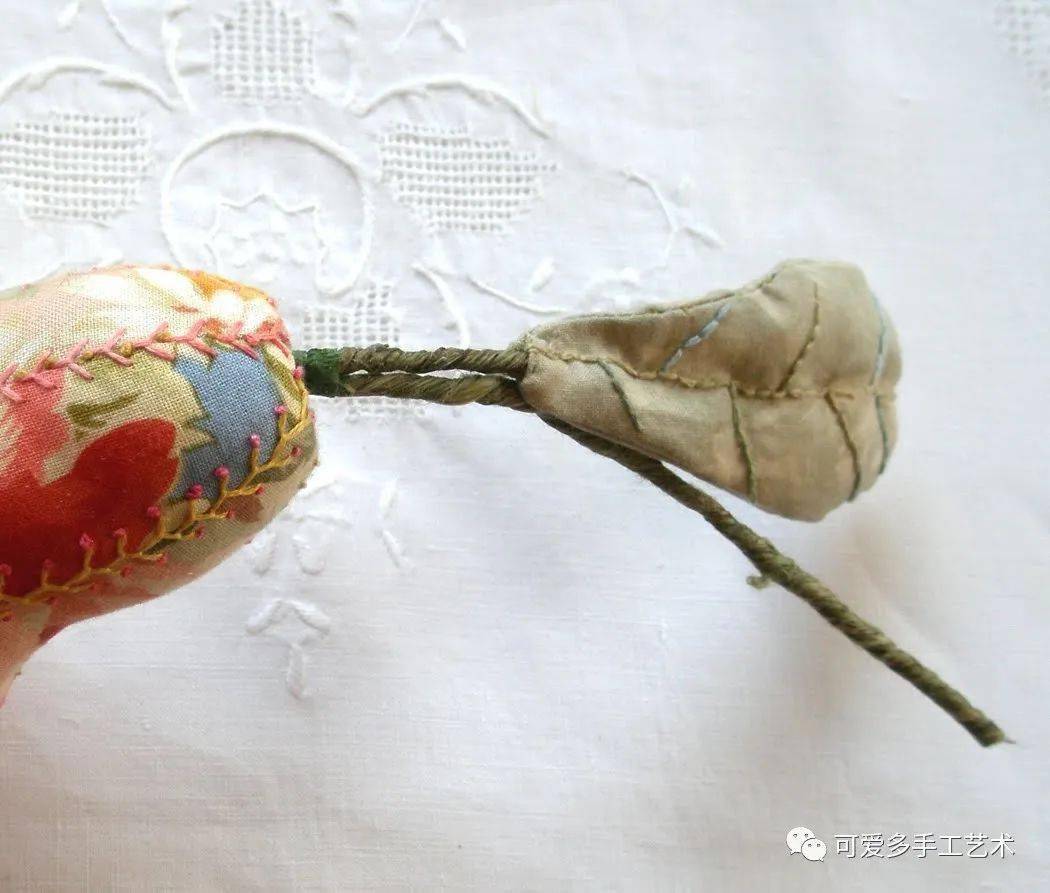 几种针法教程还可以做成南瓜剪4块相同的布拼缝塞棉缝合画上图案可