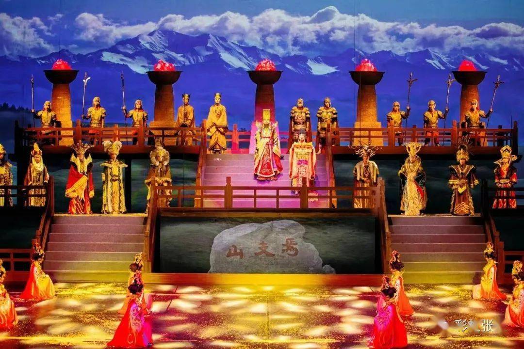 6与敦煌莫高窟同期的马蹄寺石窟群,因神骥足印而声名远播,金塔寺内的