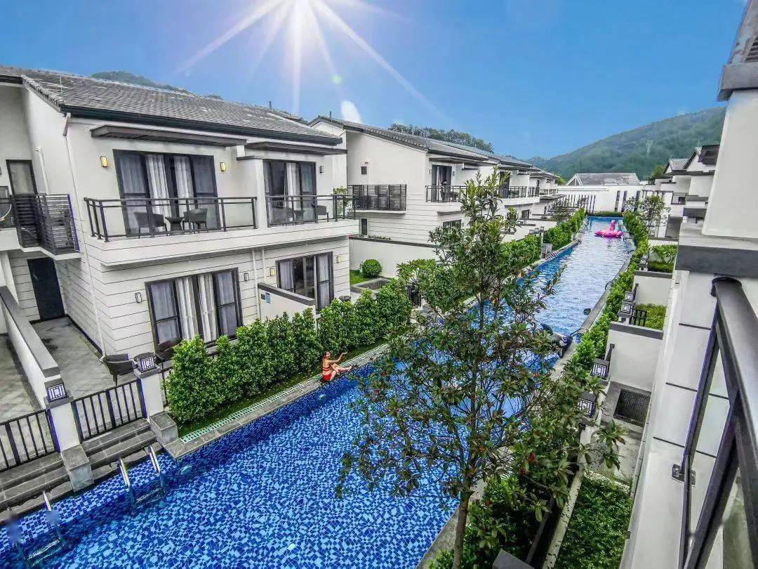 丹霞丰源温泉酒店炎炎夏日怎能不玩水呢?