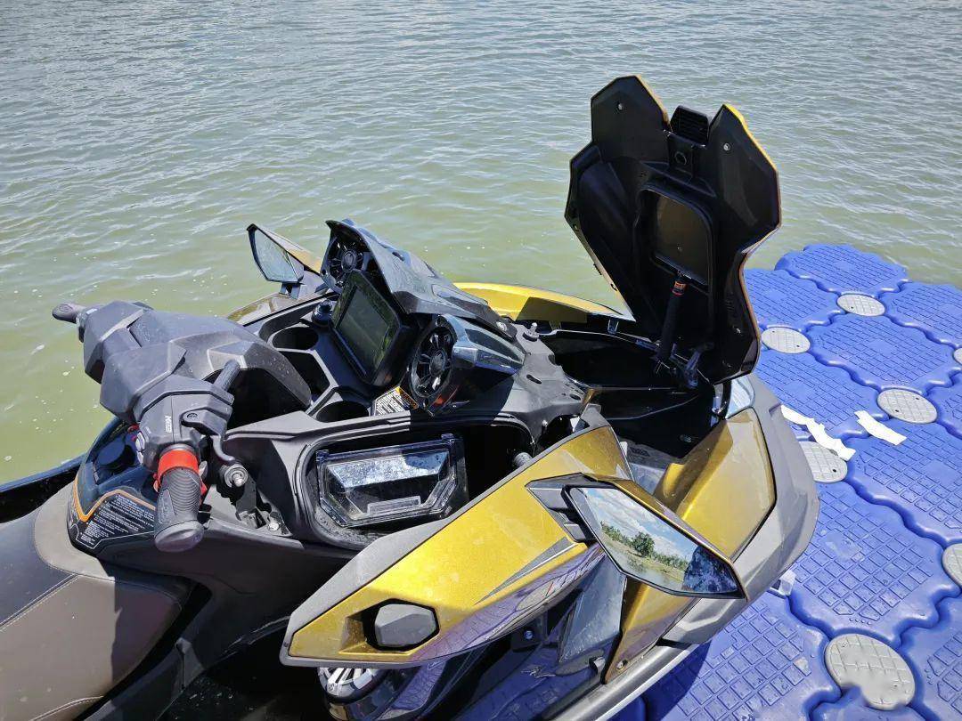 水面也是川崎主场——体验310匹的jet ski ultra 310 lx_搜狐汽车