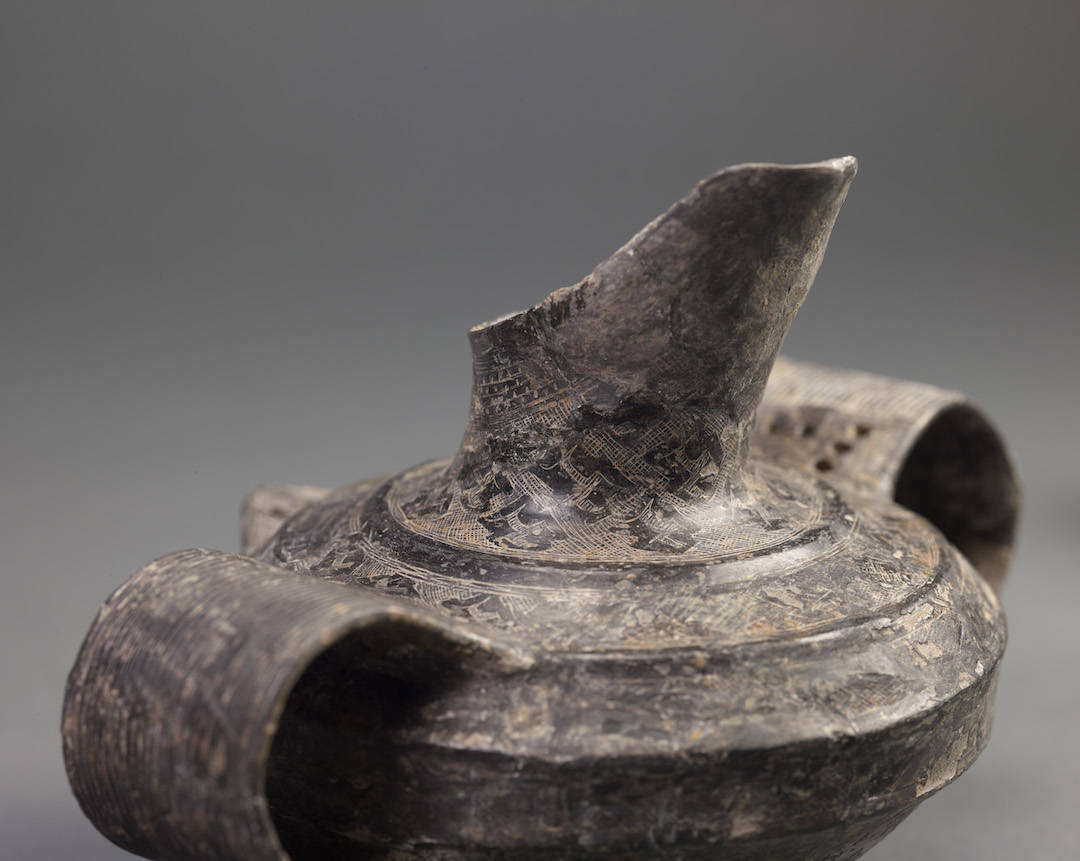 鉴赏|直面五千多年前的人首陶瓶与玉人,玉鹰_文化_神人_遗址