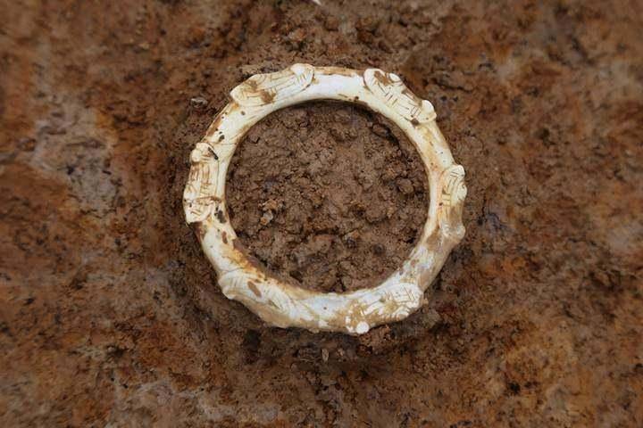 考古学者谈上博"实证中国"里的良渚新发现_玉琮_玉钺_方向明