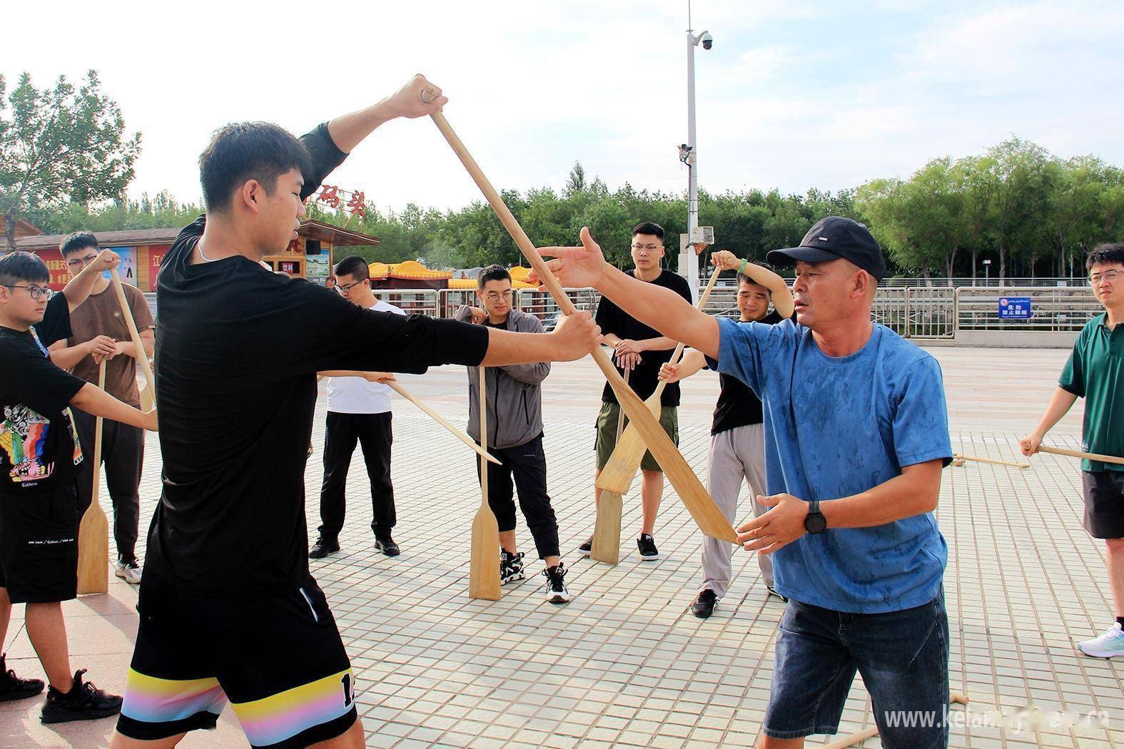 克拉玛依日报全媒体实习记者 努尔夏提·尼加提 摄7月17日起,"迎水节