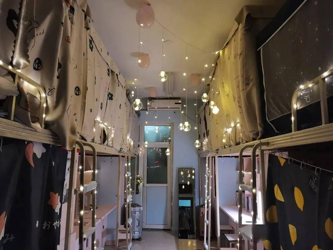 41,吉利学院吉利学院宿舍为6层电梯公寓,可通过指纹,刷卡,密码解锁