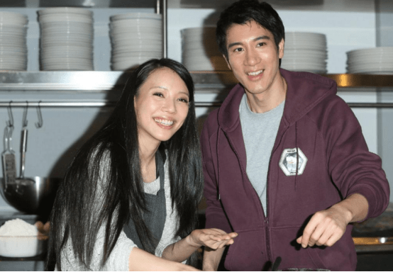 同样是离婚,为何王力宏被"敲诈"2个亿,谢霆锋却能全身而退?