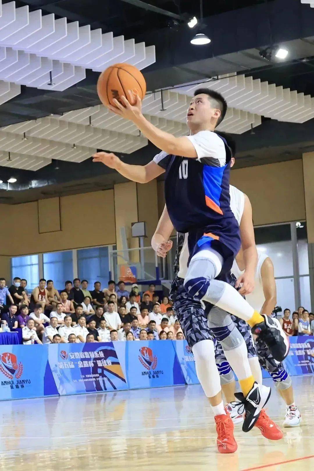 队男子五人制"最佳运动员":白湖监狱管理分局程龙混合三人制比赛冠军