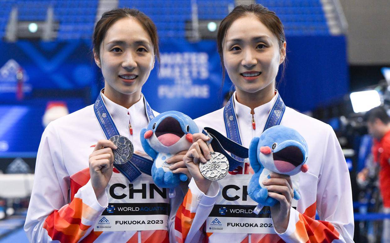 中国花游姐妹花力压日本摘银,艺术表现分全场最高_组合_王柳_王芊懿