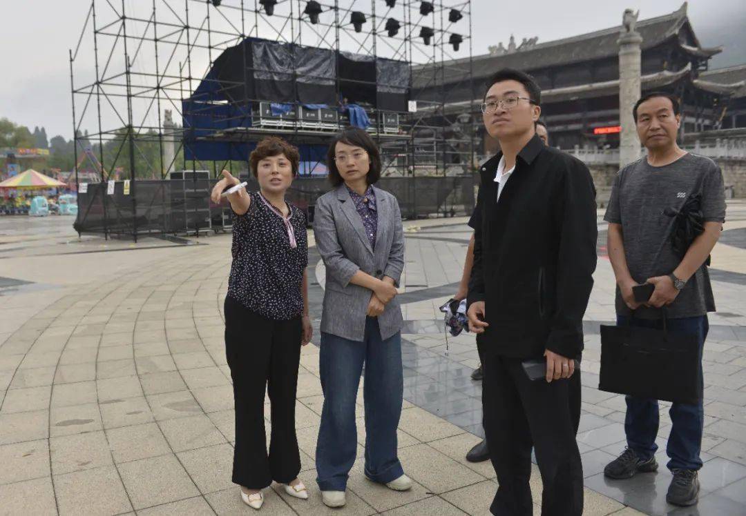 饶萍来大方调研火把节筹备工作