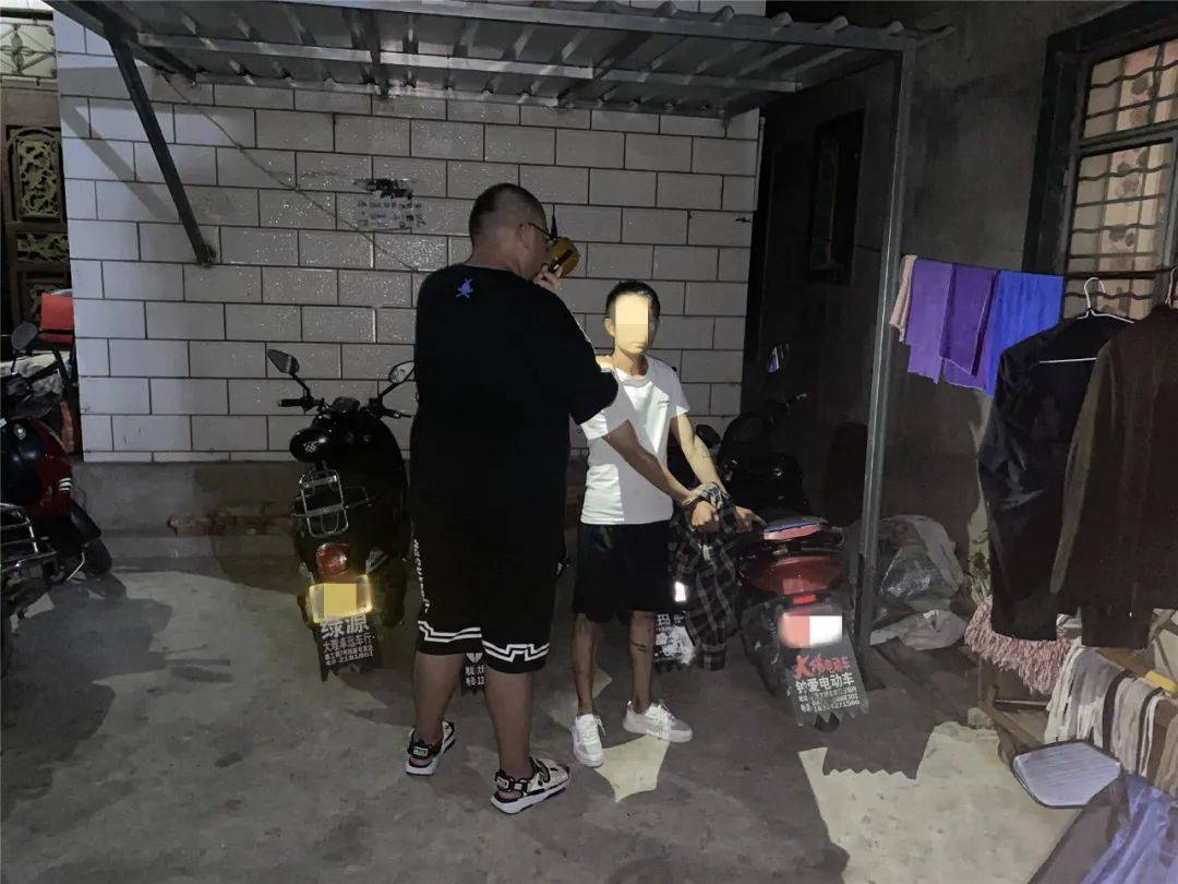 滁州一男子盗窃被抓 为博同情竟说自己父母已故_凤凰网视频_凤凰网