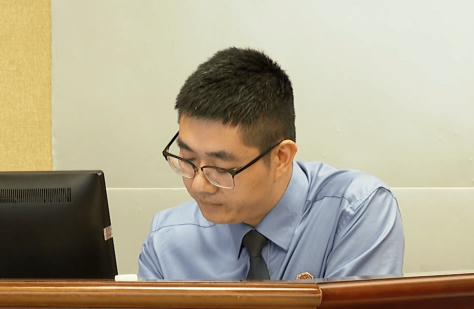 梅州村干部坐上被告席_刘某_防火_工作