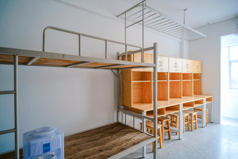 06顺德职业技术学院顺职一共有30座学生宿舍其中1—26座为低层公寓,共