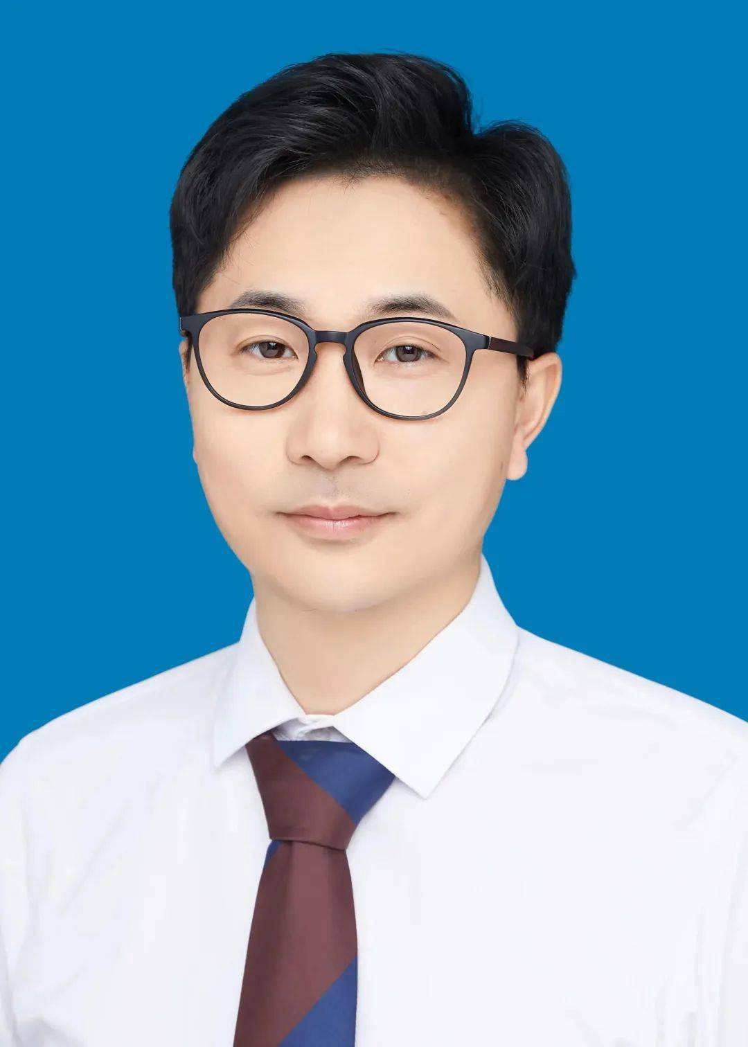 严杰副主任医师,硕士研究生,毕业于浙江中医药大学.