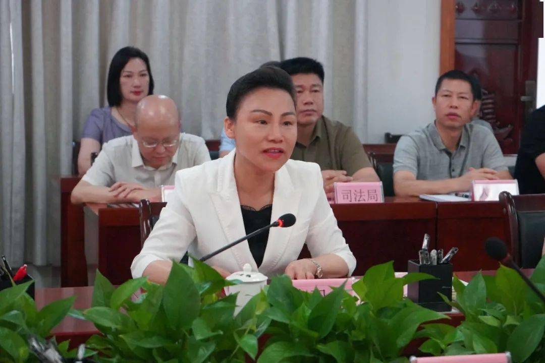 钟山县举行招商引资项目集中签约仪式_服务_科技_贺州