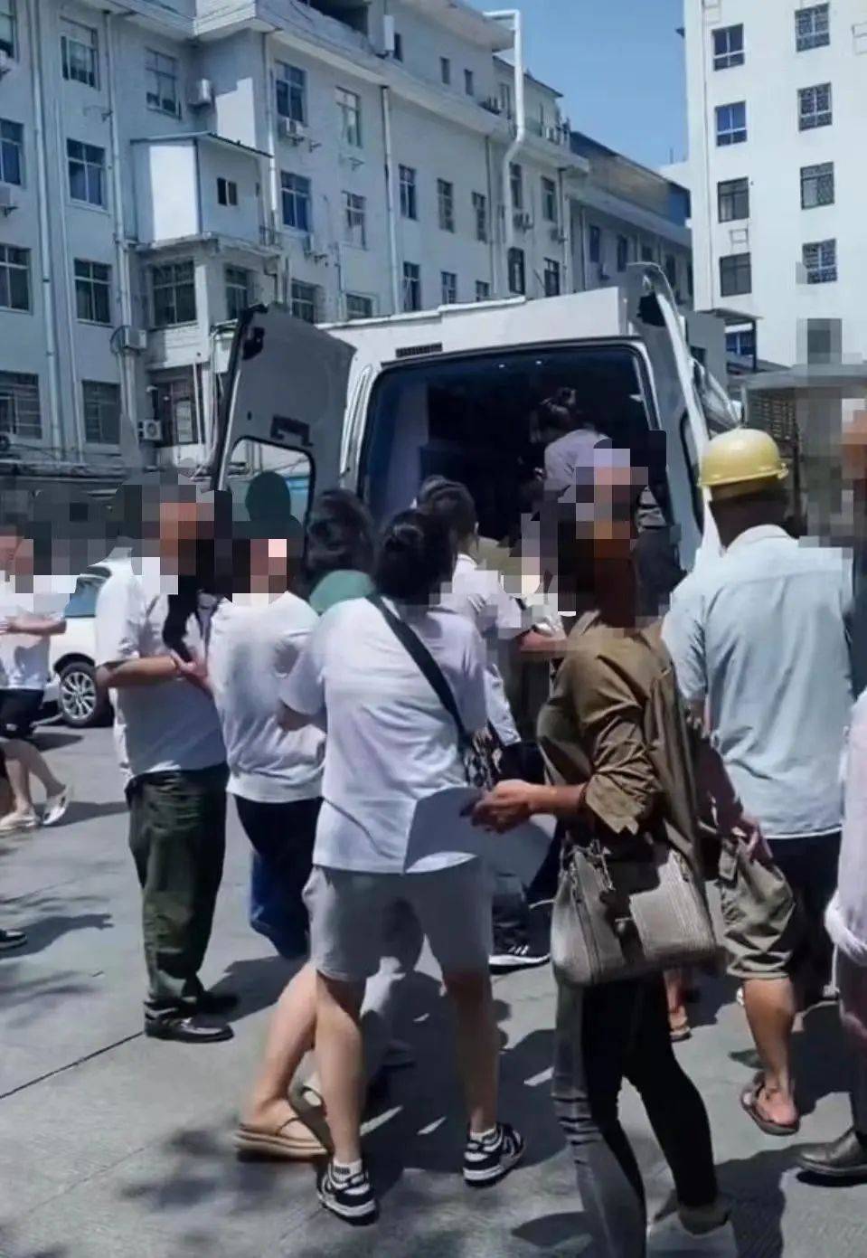 突发！17岁男孩被枪击中身亡，警方通报！