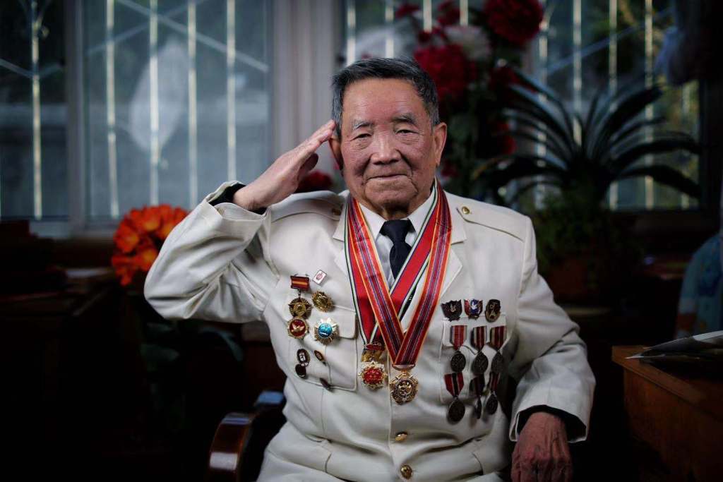 纪念抗美援朝胜利70周年,听4位志愿军老兵讲述峥嵘岁月……_郑振华_郑