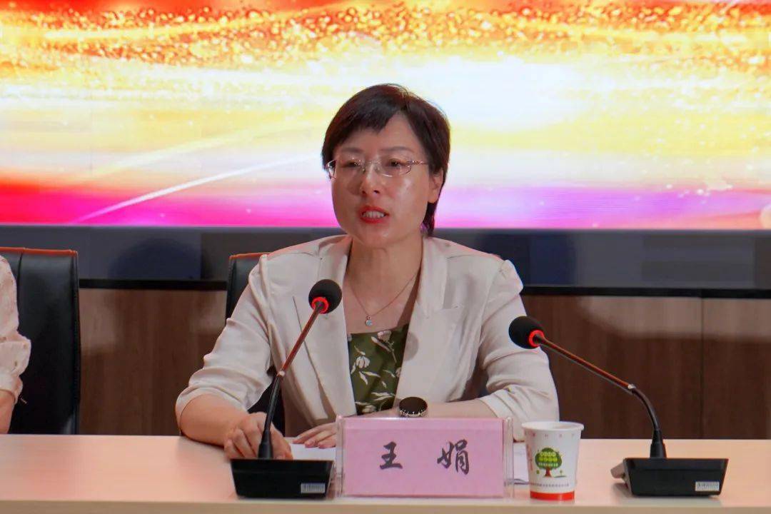 王娟指出,建设乡村学校少年宫是农村精神文明建设的有效载体,是加强和