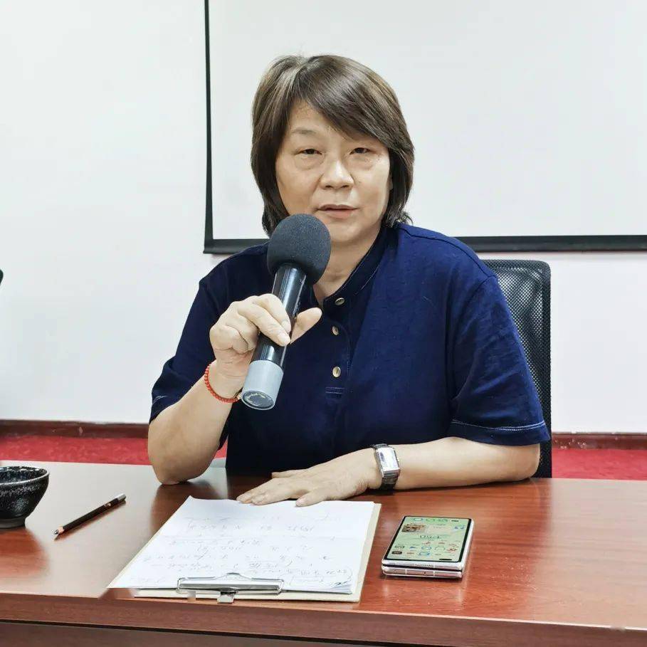 经过一轮初选,确定了尚娥梅,董冰冰,姚星星,杨楠四位老师为候选人