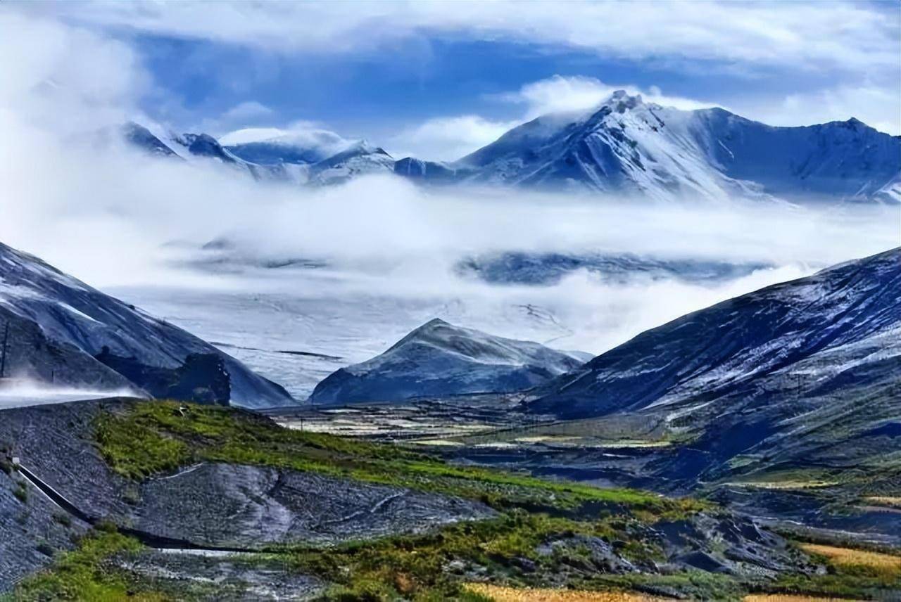 北线相对南线而言,所过地区多为牧区(如那曲地区),海拔更高,人口更为