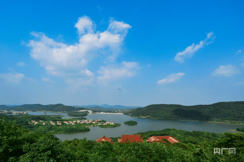 安徽和县:"彩虹路"上风光好_大道_花月_香泉