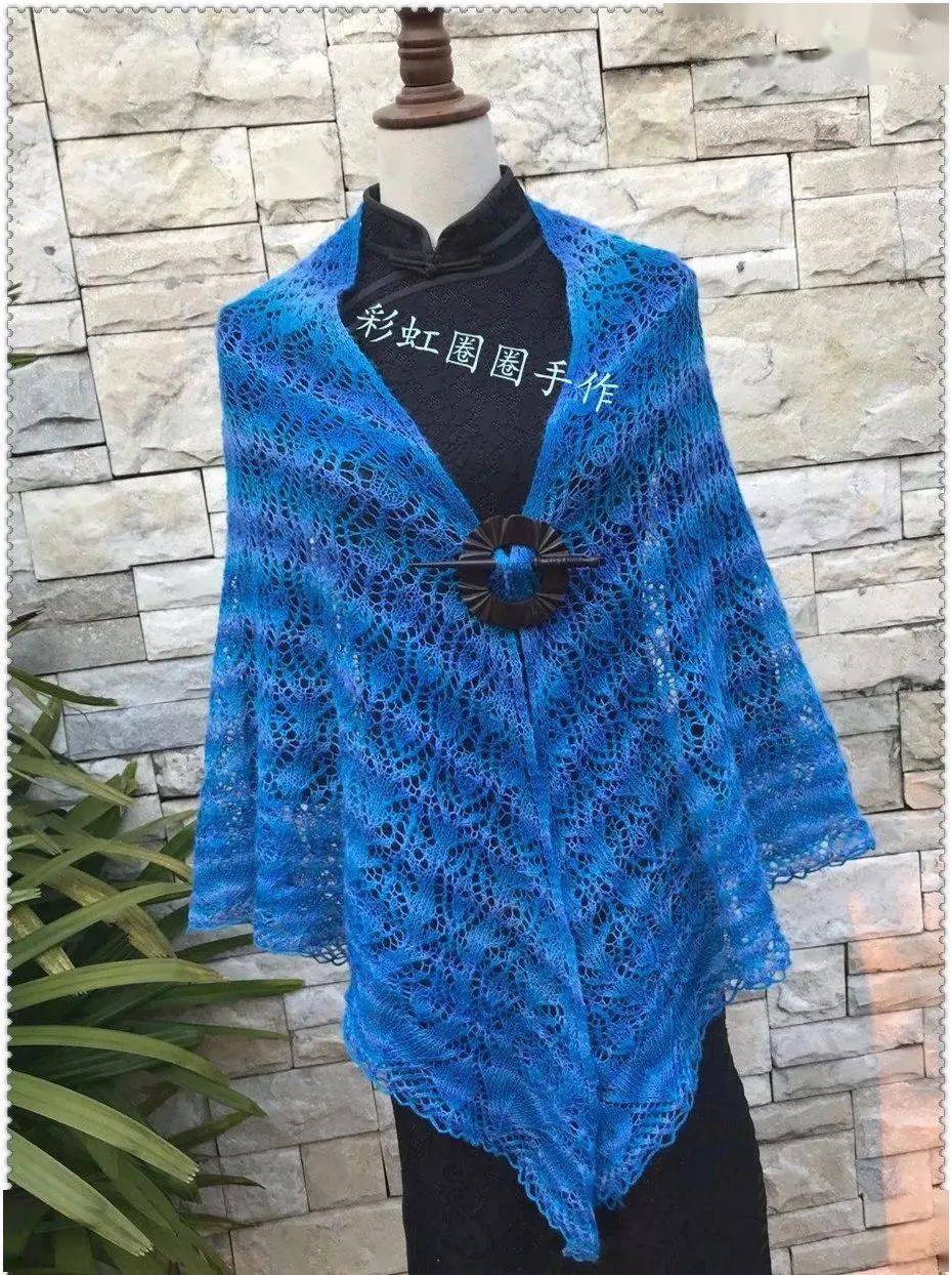 蓝仙子:非常考验耐心的女士棒针长段染三角孔雀披肩_花样_钩针_尾花