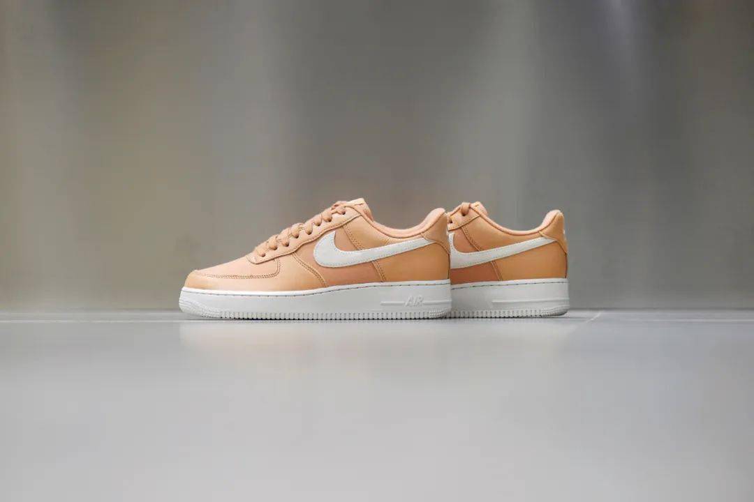 SOAR 限量发售｜Nike Air Force 1 '07 LX “Amber Brown”_低调_造型_帆布