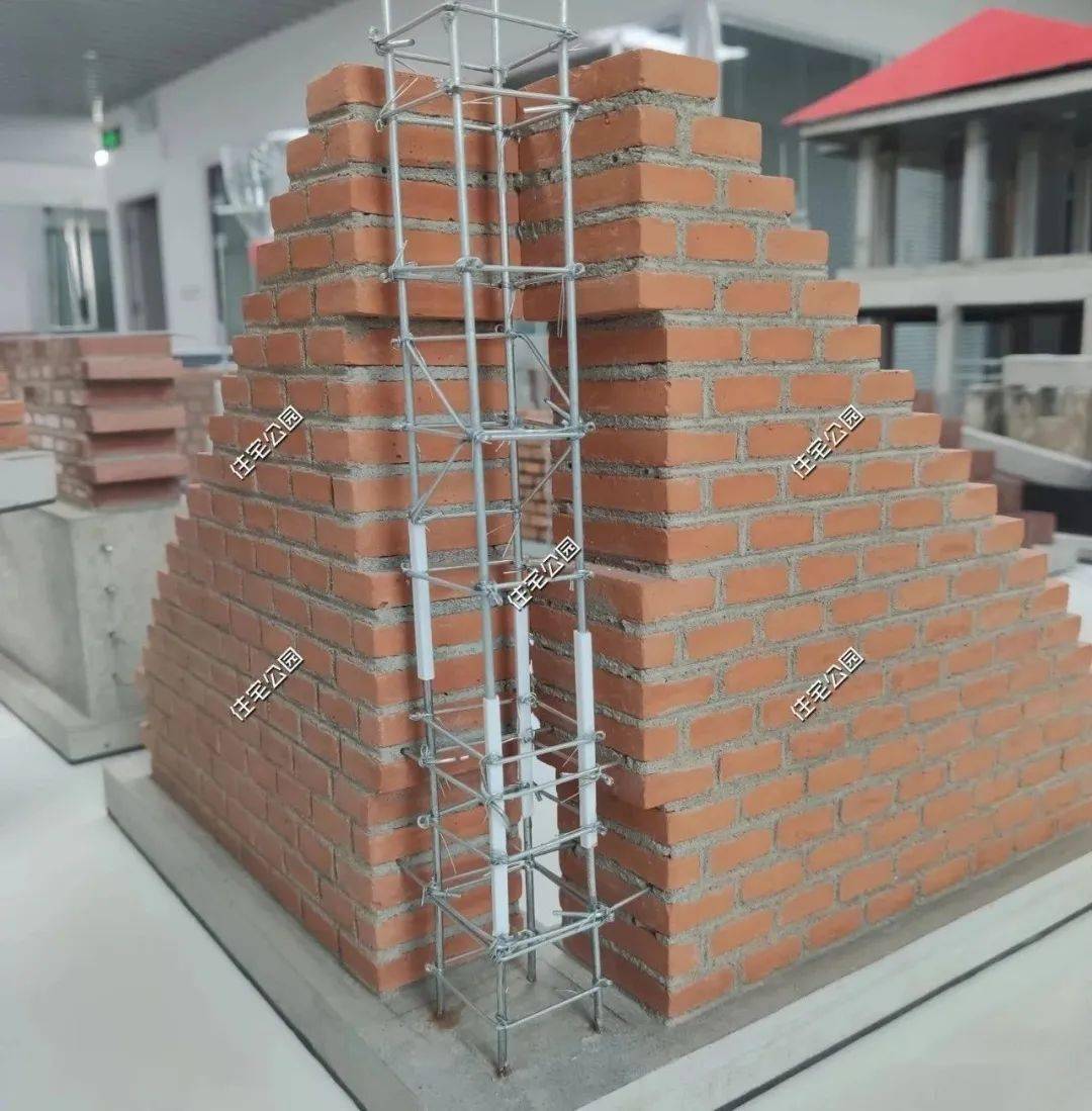 红砖水泥铁丝,施工队用于建房,我用来做手工模型