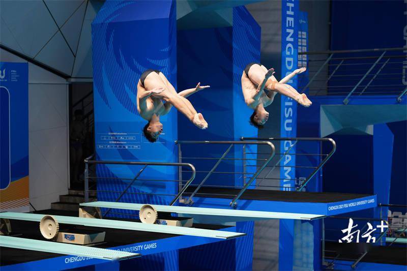 双人项目夺大运会广东首金,黄博文希望在单人比赛做到最好_跳水_选手