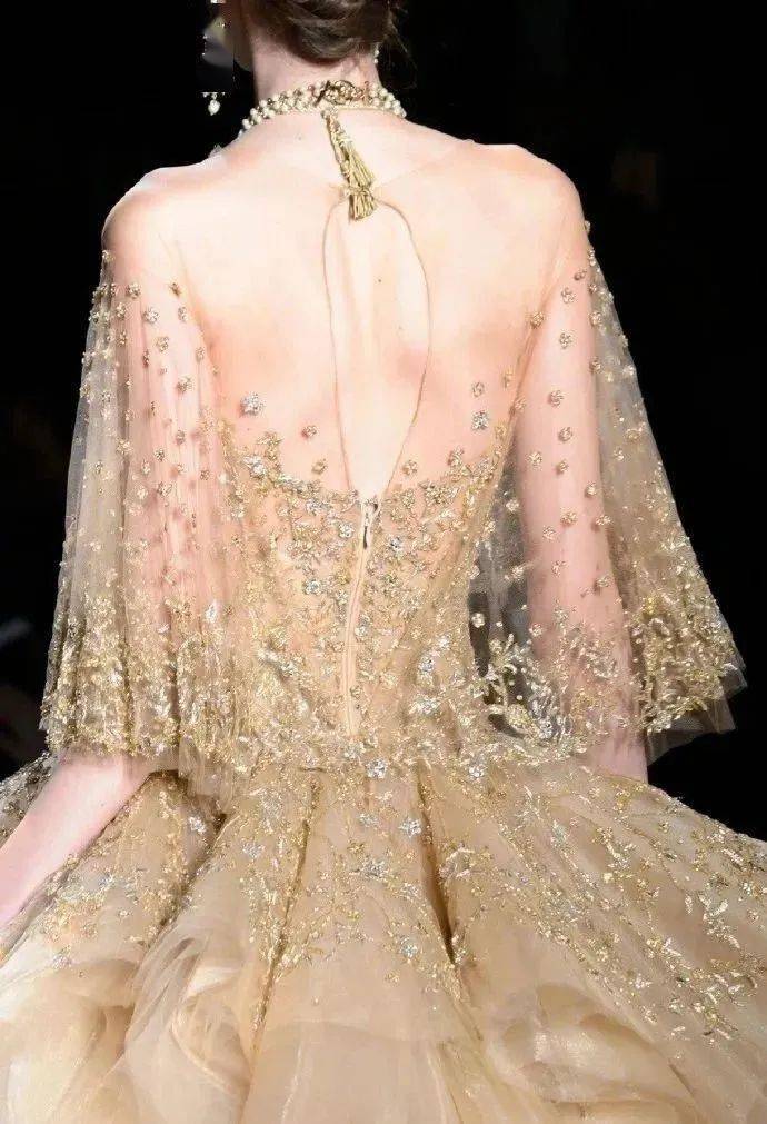 背部细节设计 | 50张美背设计,无法抗拒的细节之美~_素材_来源_海洋