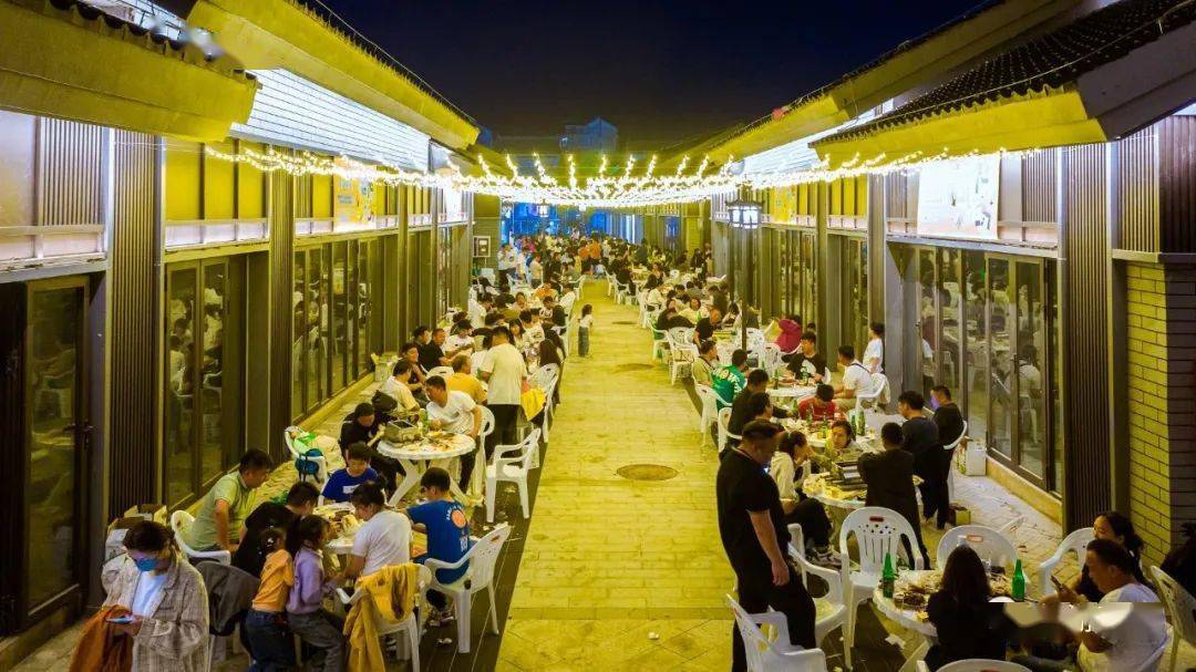 《五大业态齐发 点亮亳州"欢乐夜"》》