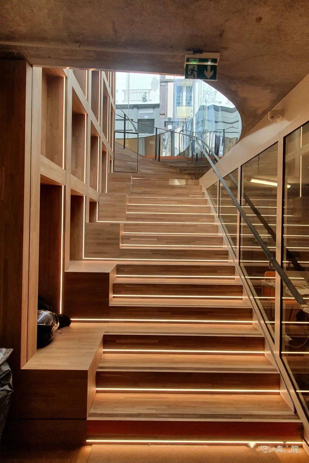 巴黎首个"倒置"的房子来了!怎么个倒法儿?_地下_项目_空间