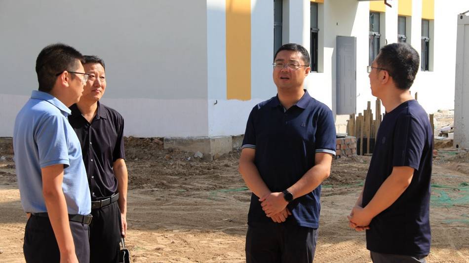 65658月2日,秦安县委副书记,县长王龙强督查安伏现代农业产业园