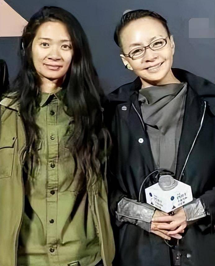 原来她是宋丹丹"女儿",比巴图优秀几倍,如今已是"华人骄傲"_赵婷_电影