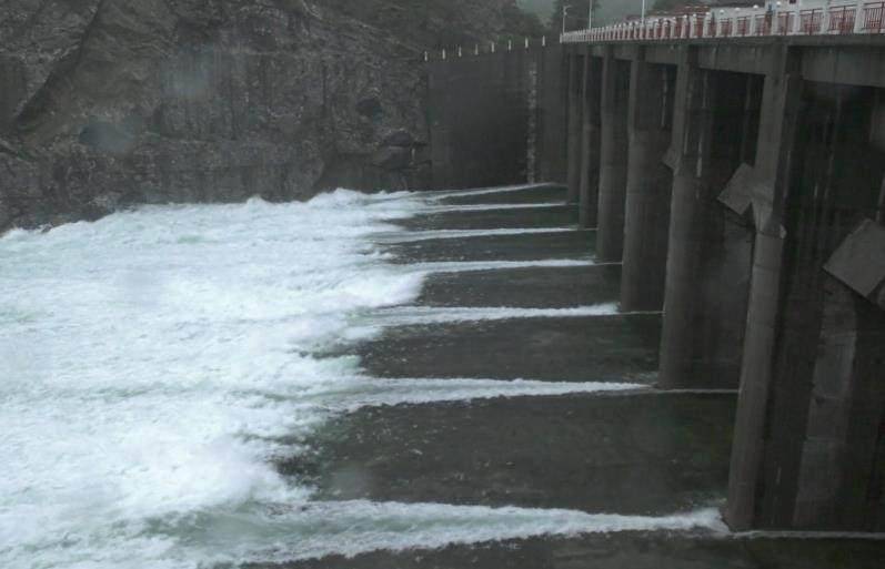 来百度app畅享高清图片图为王快水库泄洪现场.