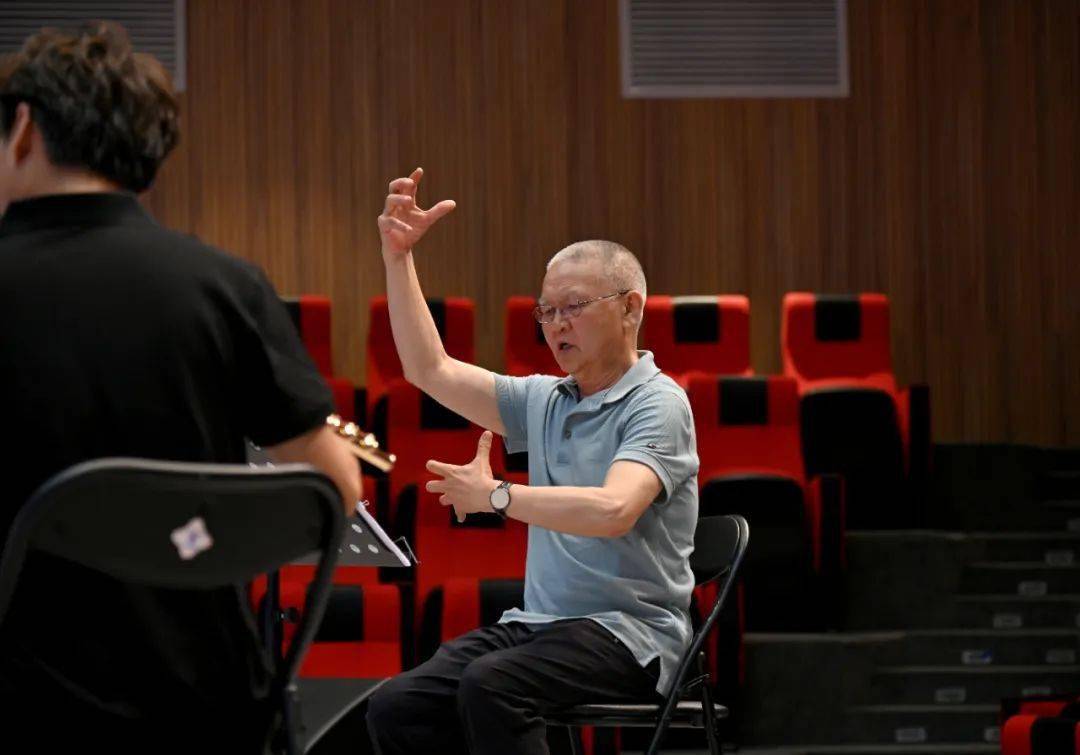 绿叶对根的情谊—访贵阳籍室内乐专家龚汉祥教授_音乐_的发展_歌舞