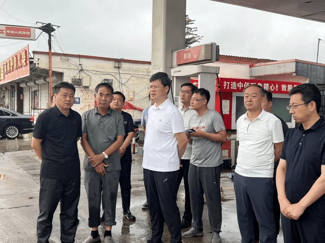 7月30日,县委书记崔耀鹏深入到章台镇,张营乡重点村庄,梨园和高新区