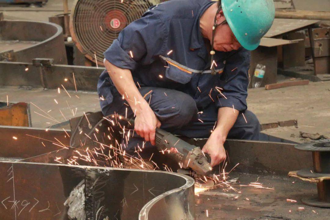 高温下的坚守 | 致敬武钢绿城高温下的"奋斗者"_工作_施工_生产