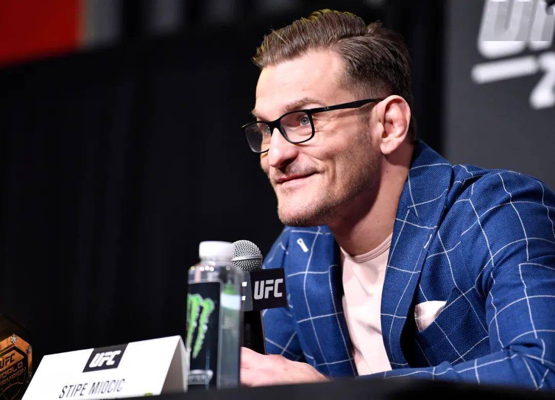 地表最强之争:科米尔分析琼斯vs米欧奇_比赛_速度_对手