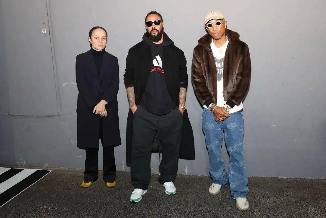 不穿fog x 阿迪!jerry 疯狂上脚这双鞋是啥?_air_god_版权