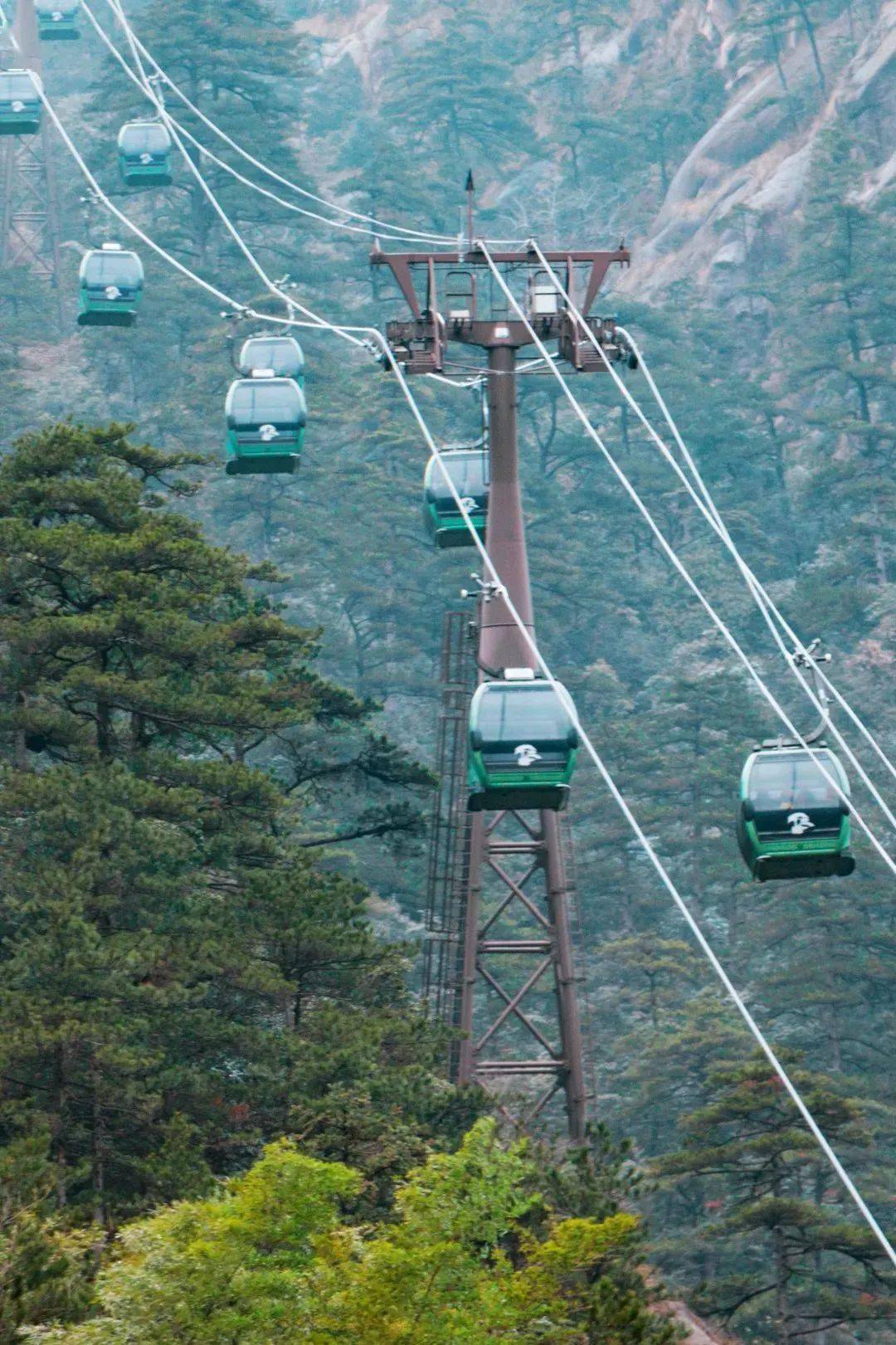 体力好的朋友,从云谷索道再去始信峰,北海,西海,光明顶等地方,转上一