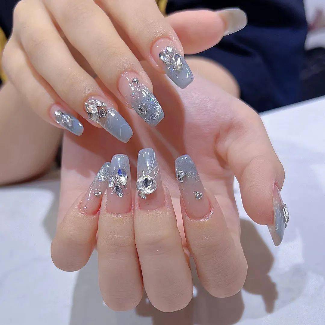 2023仙女极光钻爆闪美甲,超显手白_款式_公众_高清