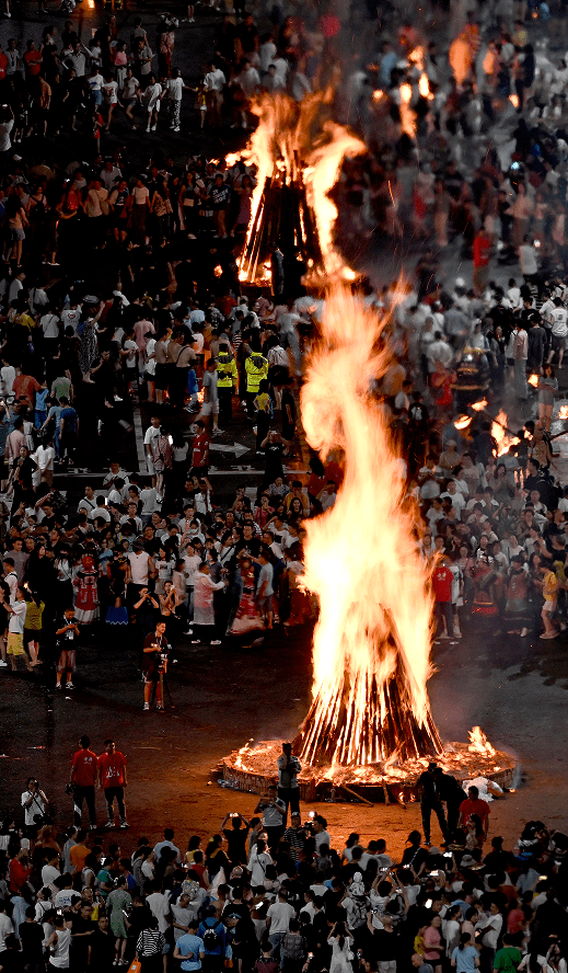 凉山彝族火把节现场高清大图来了_活动_西昌_文化