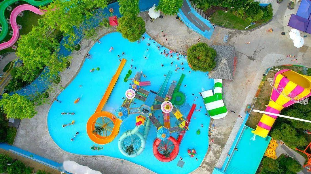 钻进水里的清凉盛夏是拼命玩水的好时候圣莲岛水上乐园听听孩子们在