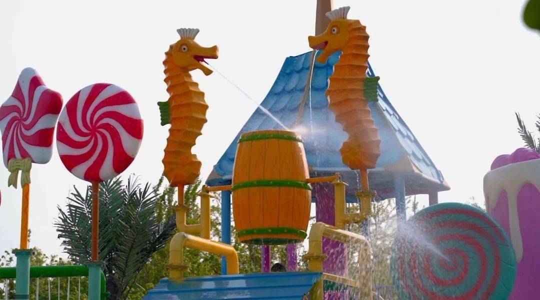 钻进水里的清凉盛夏是拼命玩水的好时候圣莲岛水上乐园听听孩子们在