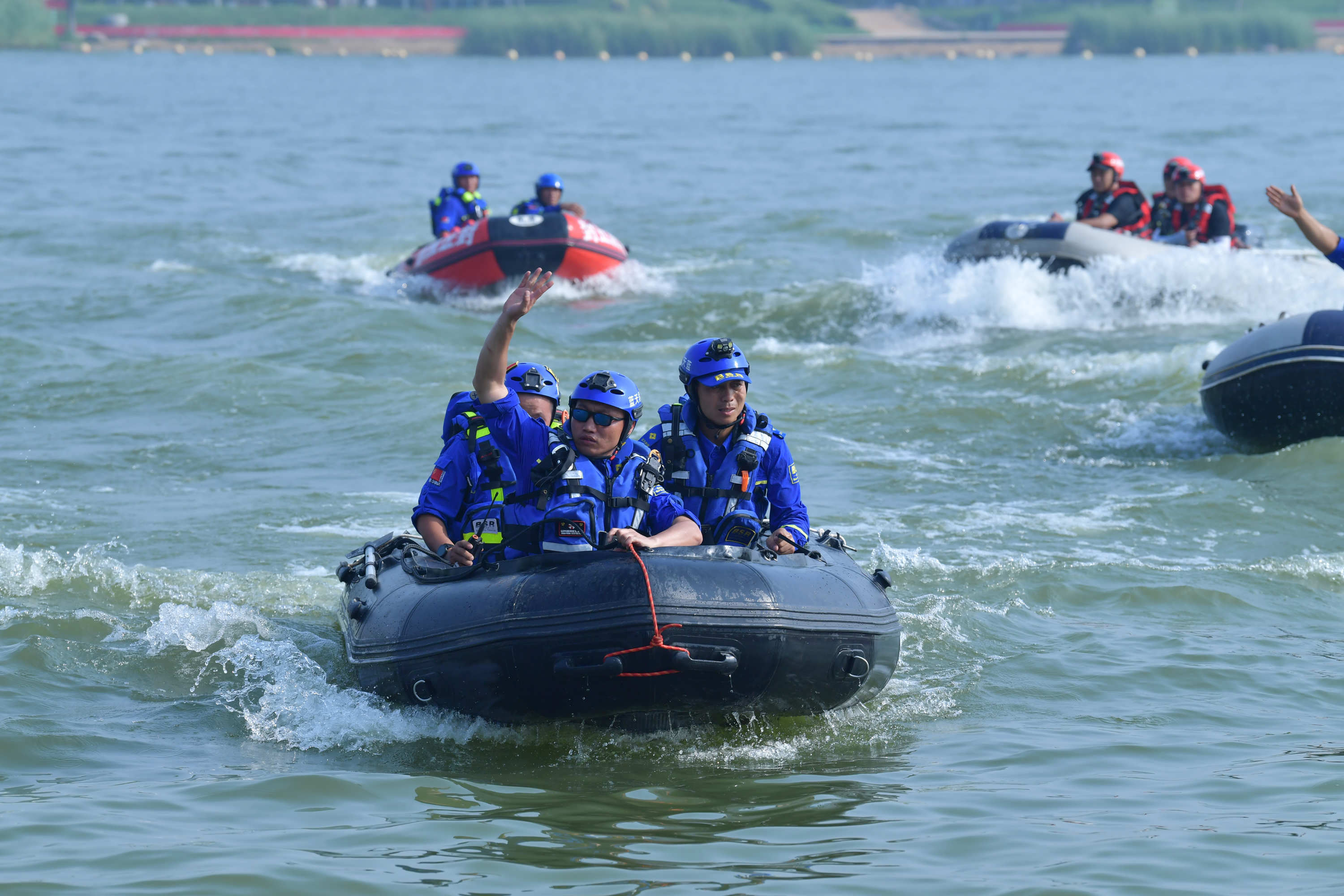 省国动办通信总队,开封市国动办和开封红豹救援队,平顶山国动办和