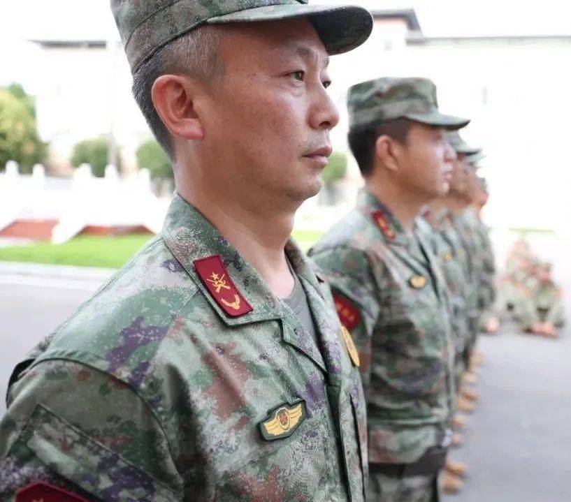 民兵的新作训服,配发亮相!_训练_组织_军服