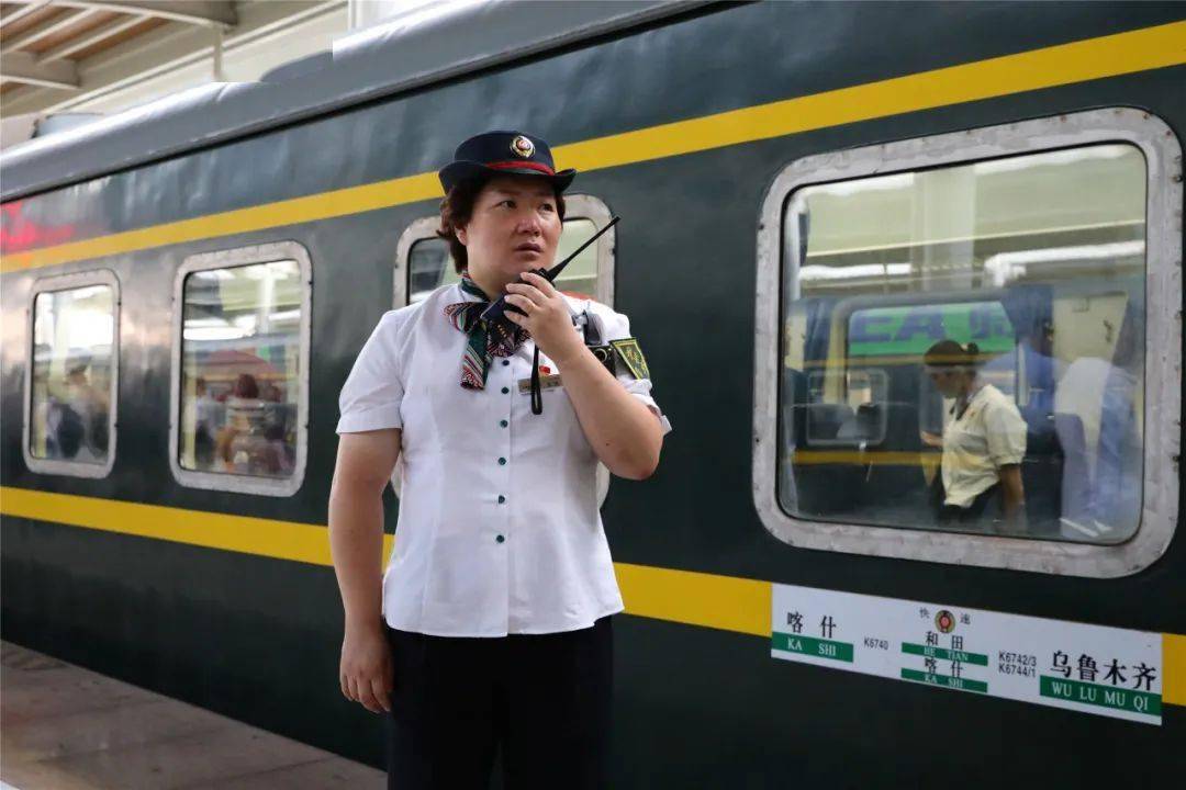 这是z180次列车乘务组