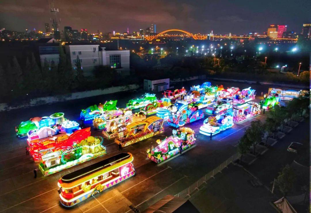 上海旅游节花车巡游30年,哪些是属于你的记忆?_表演_城市_主题