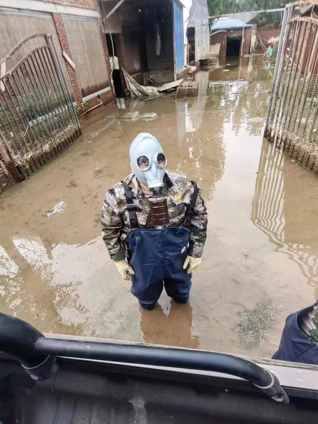 清淤消杀一线的"女防化兵"_康媛_工作_松林店镇